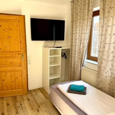 Lejlighed Ruhezeit - Ferien- & Monteurwohnung Mit Terrasse & Parkplatz Bei Radolfzell am Bodensee
